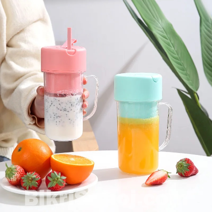 Portable rechargeable juicer